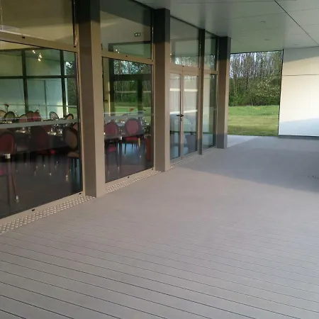 - Restaurant La Claire Foret