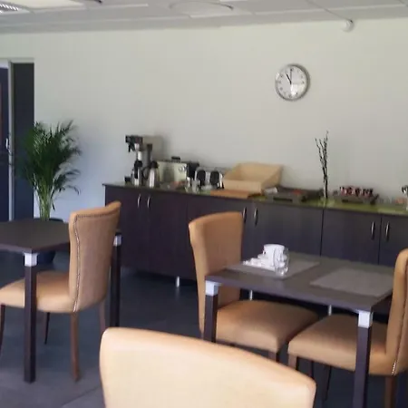 - Restaurant La Claire Foret Hotel Morhange