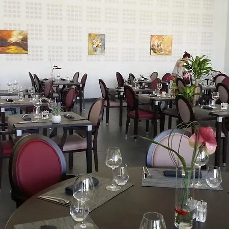- Restaurant La Claire Foret Hotel Morhange
