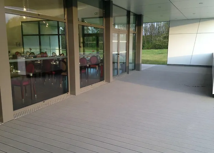 - Restaurant La Claire Foret