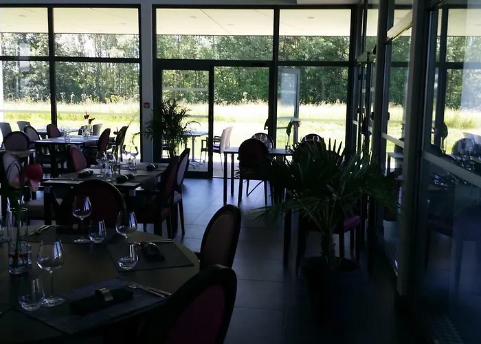 - Restaurant La Claire Foret 3* Morhange