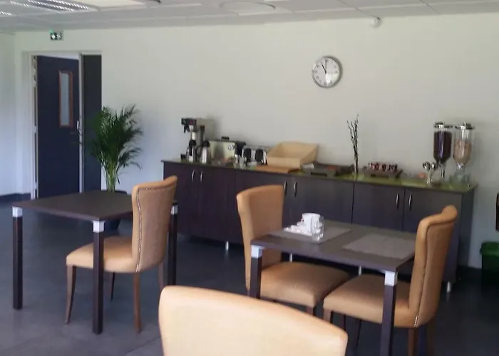 - Restaurant La Claire Foret Hotel Morhange