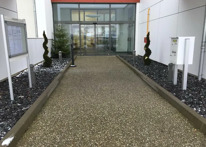 - Restaurant La Claire Foret Hotell Morhange