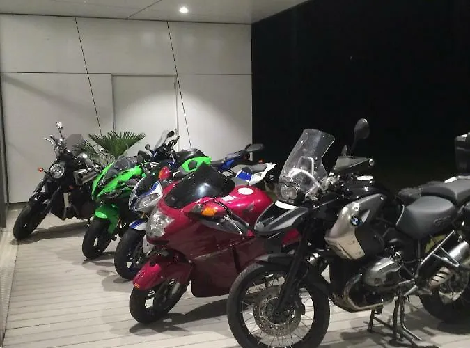 - Restaurant La Claire Foret 3*